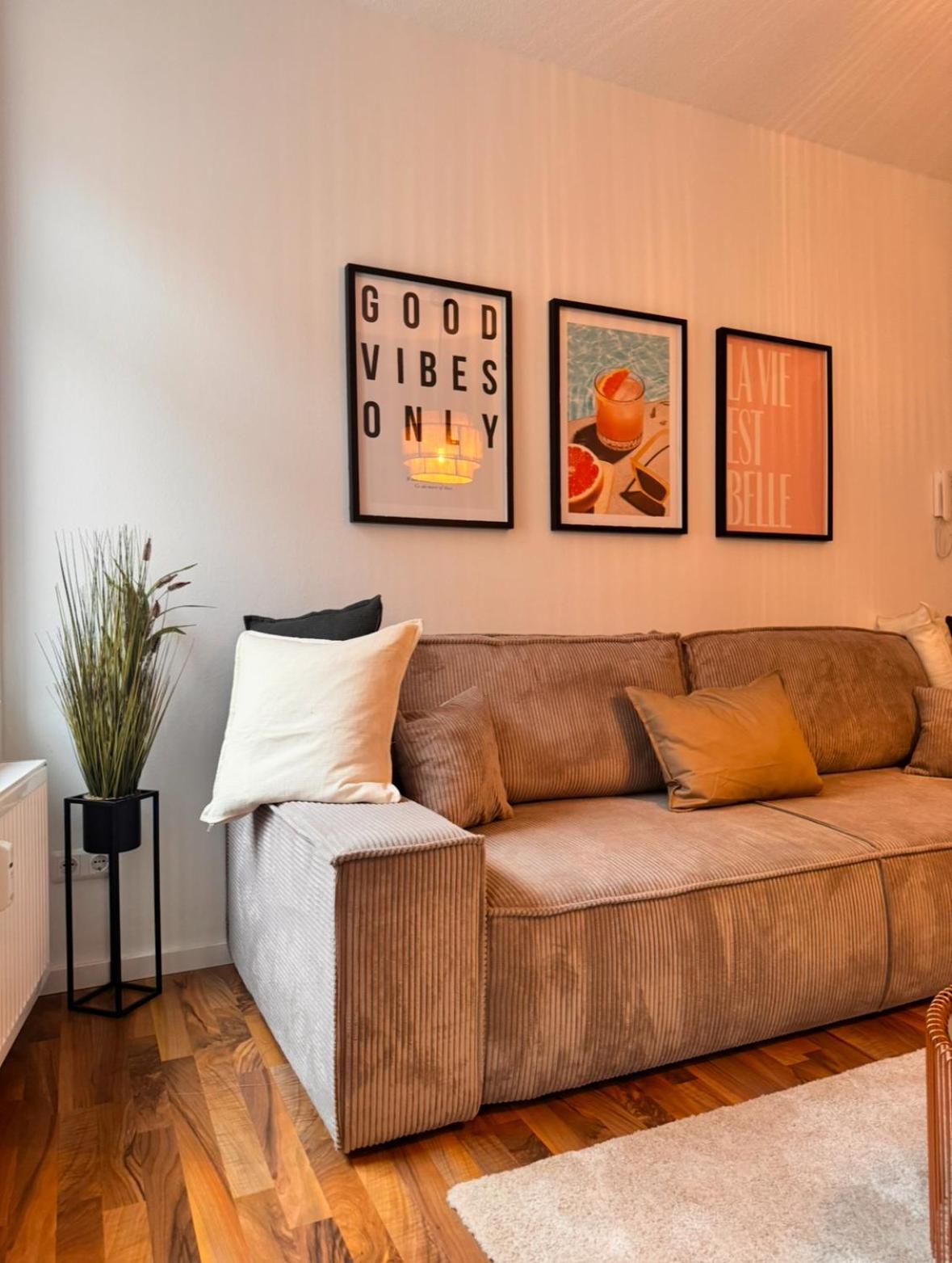 New Apartment In Magdeburg Buckau - Waschmaschine, Smart-Tv, Neues Badezimmer Bagian luar foto