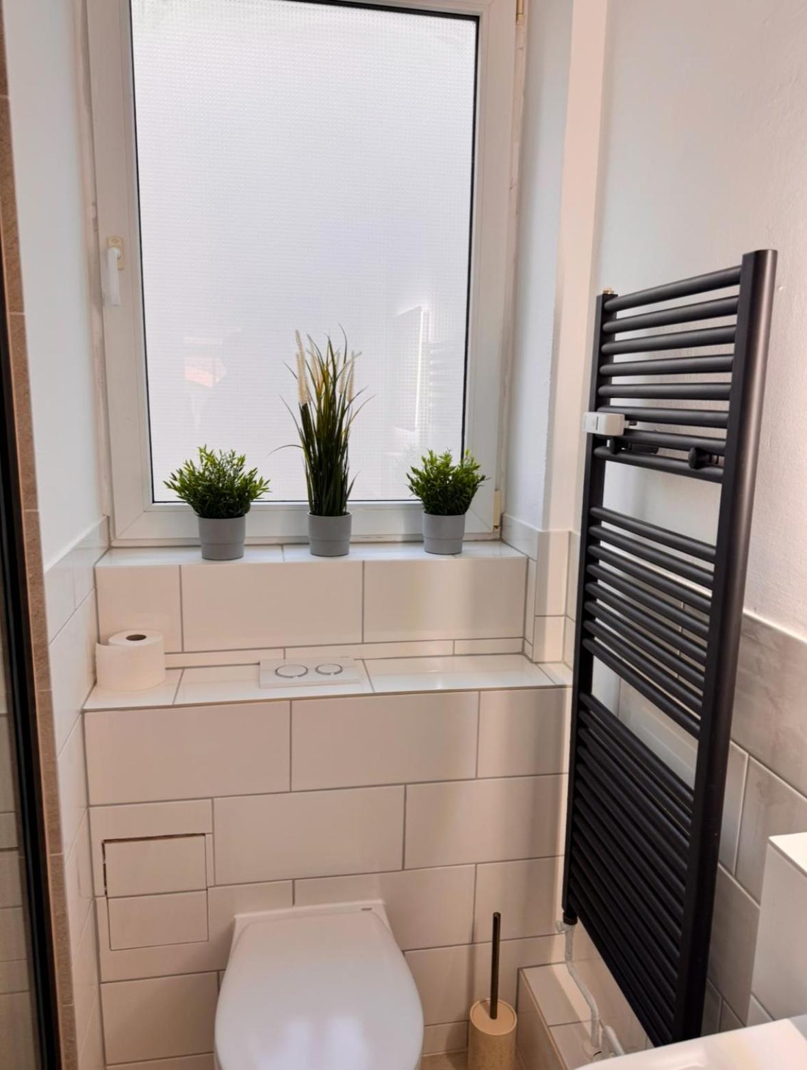 New Apartment In Magdeburg Buckau - Waschmaschine, Smart-Tv, Neues Badezimmer Bagian luar foto